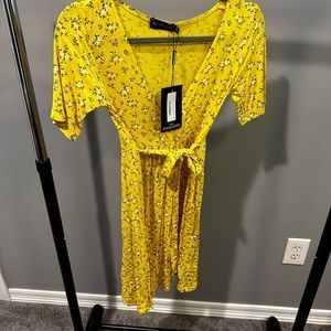 PRETTY LITTLE THING WRAP DRESS